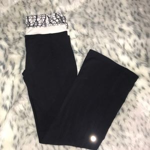 Lululemon yoga pants